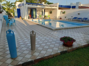 Anna villetta con piscina Torre Dell'orso